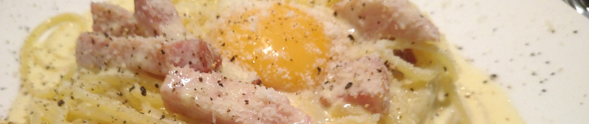 三鷹でランチを食べています