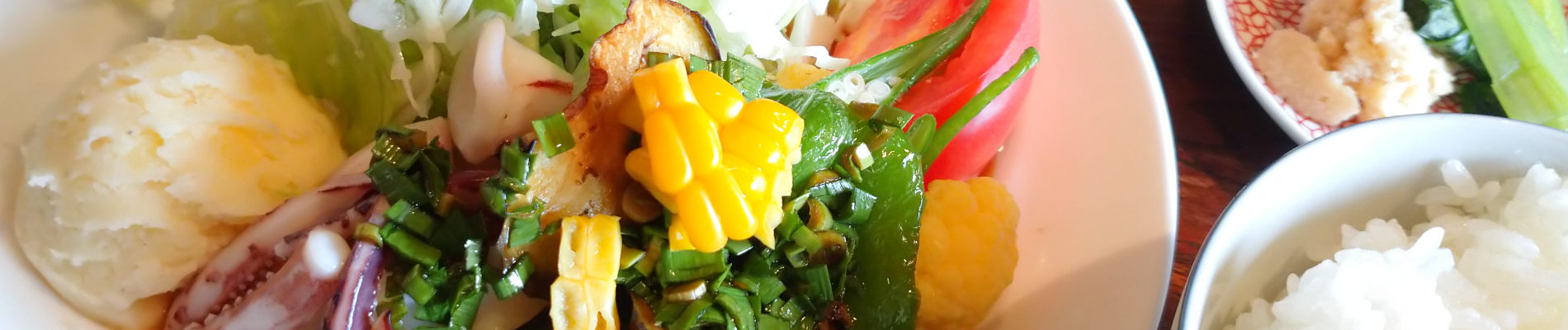 三鷹でランチを食べています